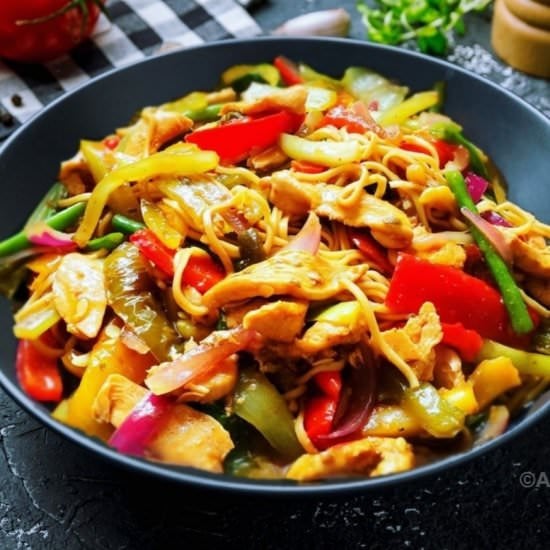 GLUTEN-FREE CHICKEN CHOW MAIN