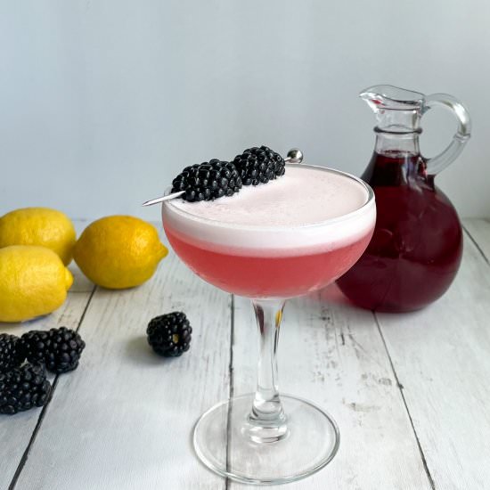 Blackberry vodka sour