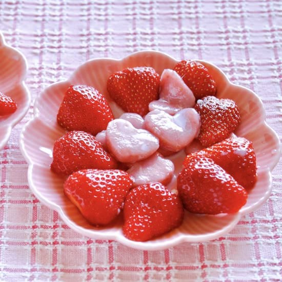 3-Ingredient Strawberries and Cream