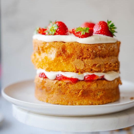 mini Victoria sponge cake