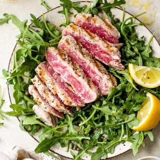 Grilled Tuna, Arugula & Vinaigrette