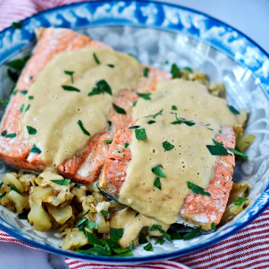Steamed Salmon with Fennel Sauce