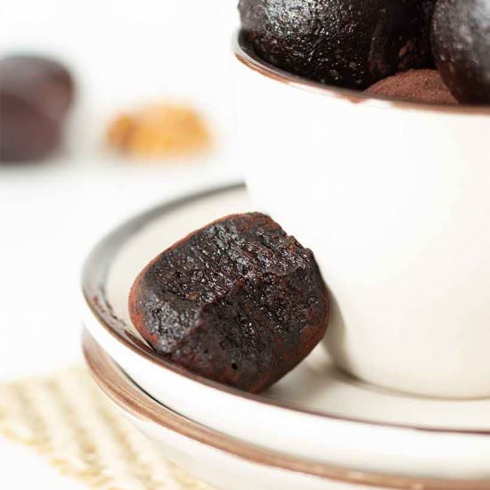 5 Ingredient Date Chocolate Bites