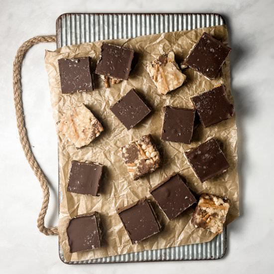 triple layer pretzel krispies bars