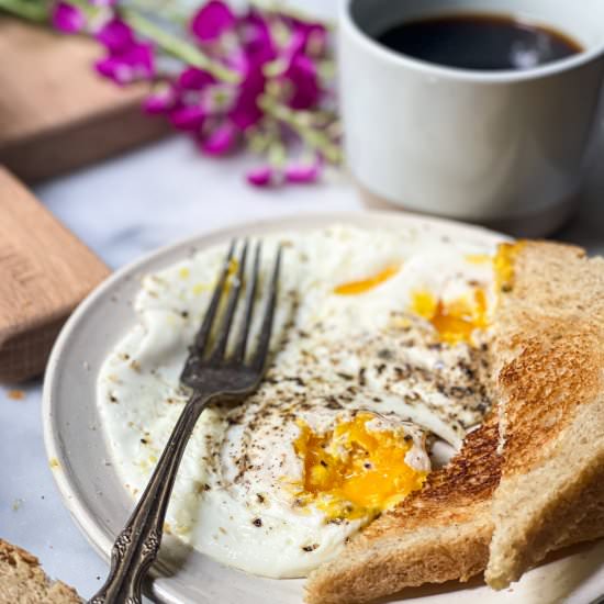 How to Make the Best Over Easy Eggs