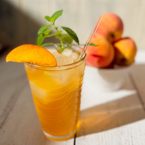 Peach Green Tea (Starbucks Copycat)