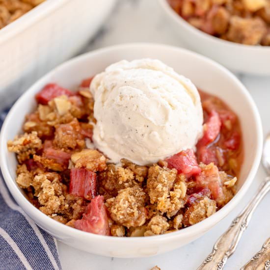 Rhubarb Crisp