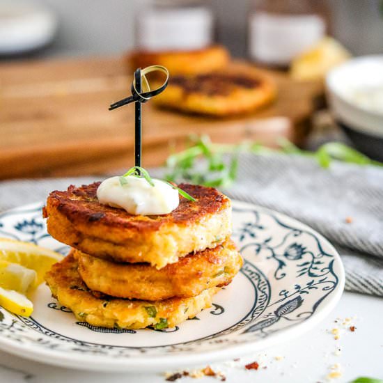 Crab Cakes & tartar sauce
