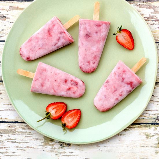 Strawberry and yogurt ice pops