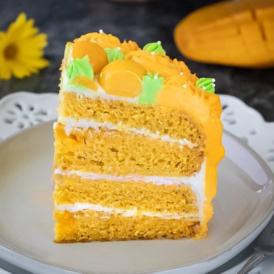 Eggless Mango Cake