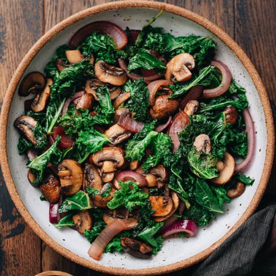 Kale Stir Fry – Mushroom, Red Onion