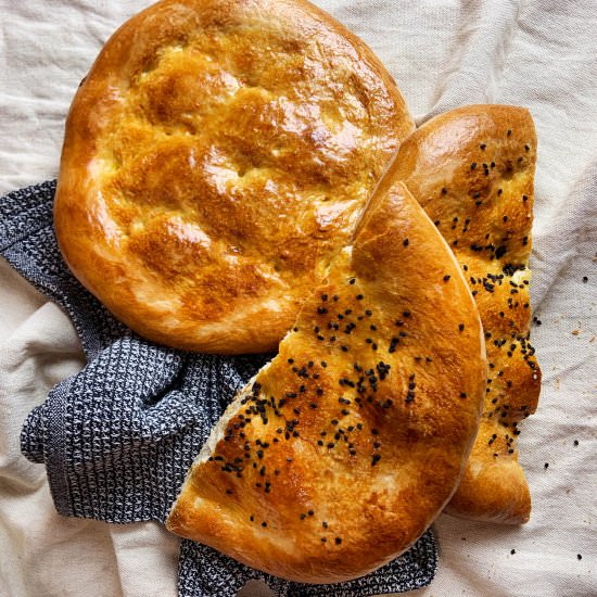Flat turkish bread ekmek