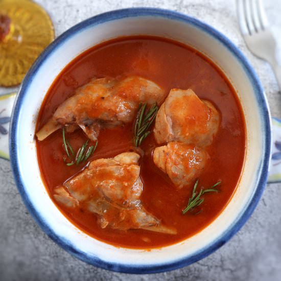 Rabbit in tomato sauce