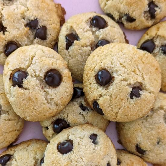 Keto Chocolate Chip Cookies