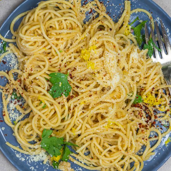 Easy Lemon Pasta (15 Mins)!