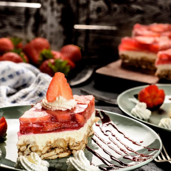 Strawberry Pretzel Salad Recipe