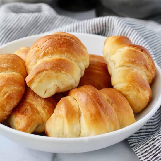 Easy Flaky Crescent Rolls