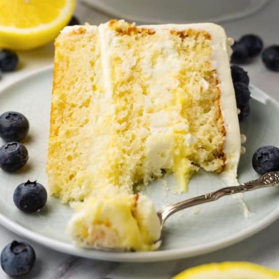 Lemon curd cake