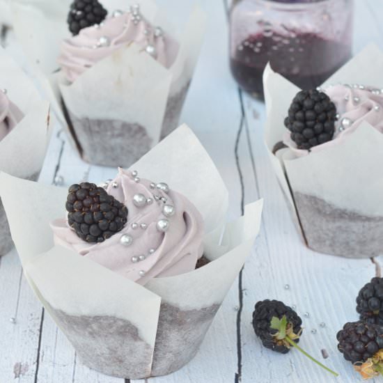 Blackberry cupcakes