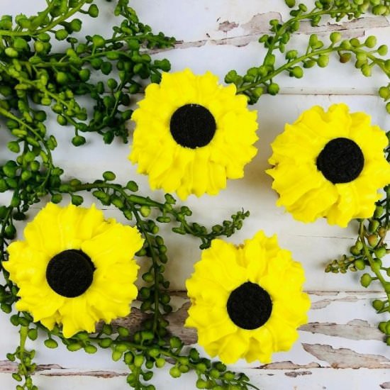 Oreo Sunflower Cupcakes