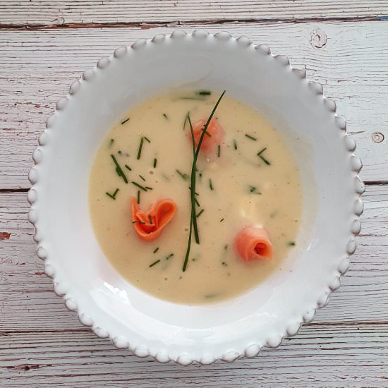 Potato soup with smoked salmon