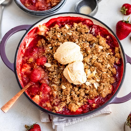 Apple and Strawberry Crumble