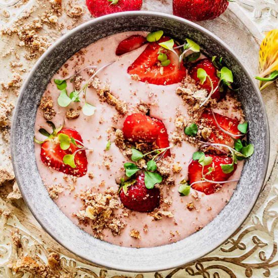 Strawberry Banana Smoothie Bowl