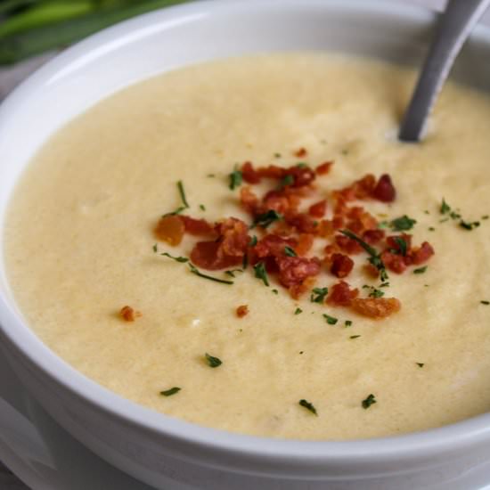 Cheesy Cauliflower Soup