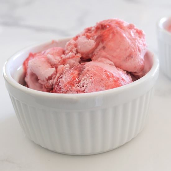 Fresh Strawberry Ice Cream