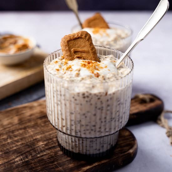 Easy Biscoff Overnight Oats