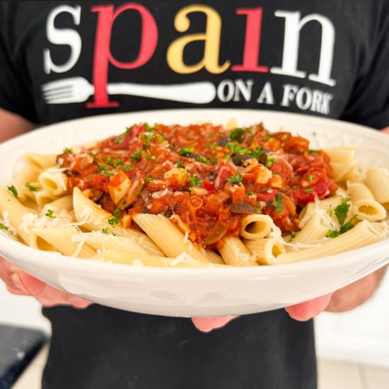 Spanish-Style Spicy Tomato Pasta