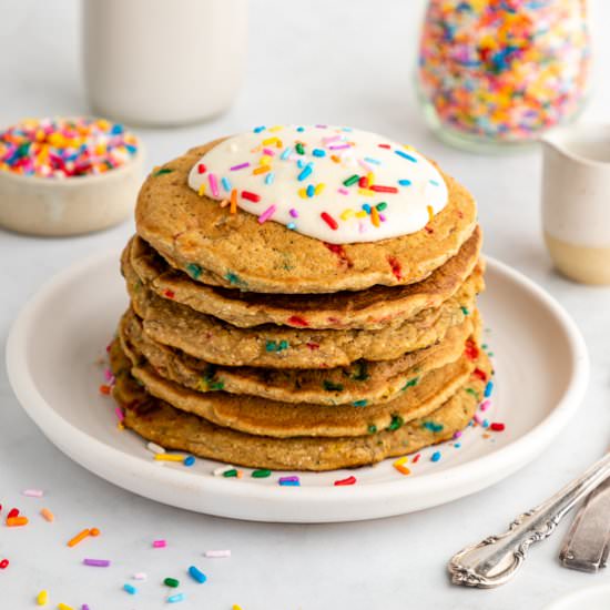 Healthy Funfetti Pancakes (Vegan!)