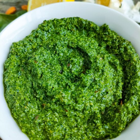 13-minute Spinach Almond Pesto