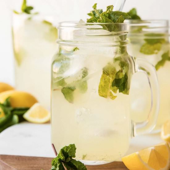 Refreshing Mint Lemonade