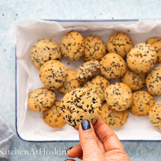 Black Sesame Cookies
