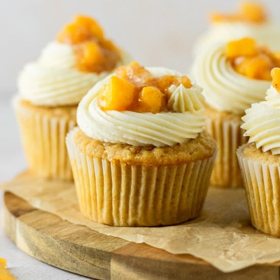 Peach Cobbler Cupcakes