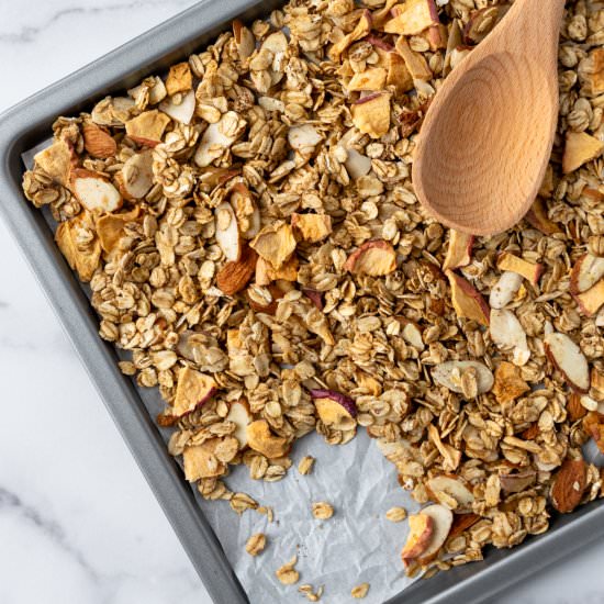 Apple Cinnamon Granola