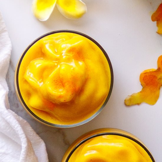 Turmeric Papaya Banana Smoothie