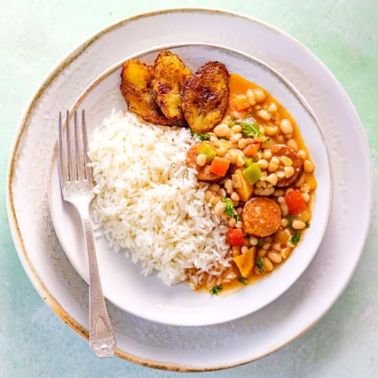 Stewed small white beans with chorizo