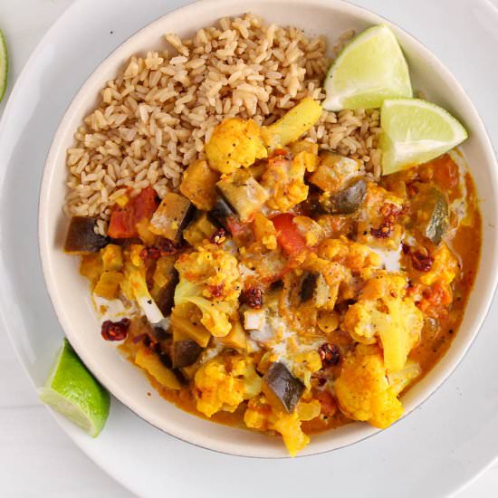 Aubergine and cauliflower Curry