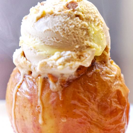 Bakes Apples with Walnuts