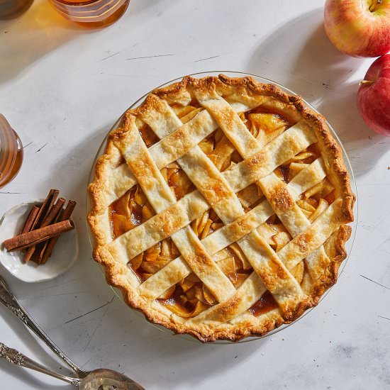 Vegan Apple Cinnamon Pie