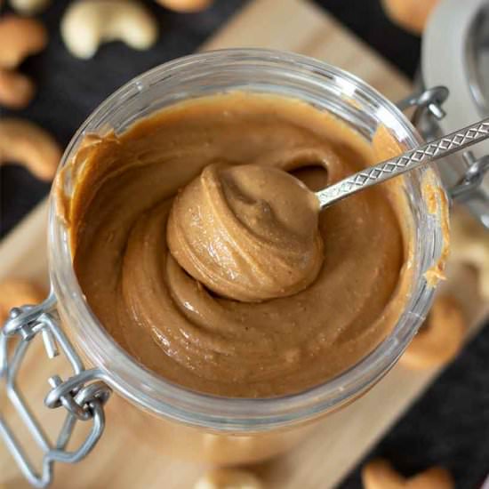 Homemade Cashew Butter (Oil-Free)