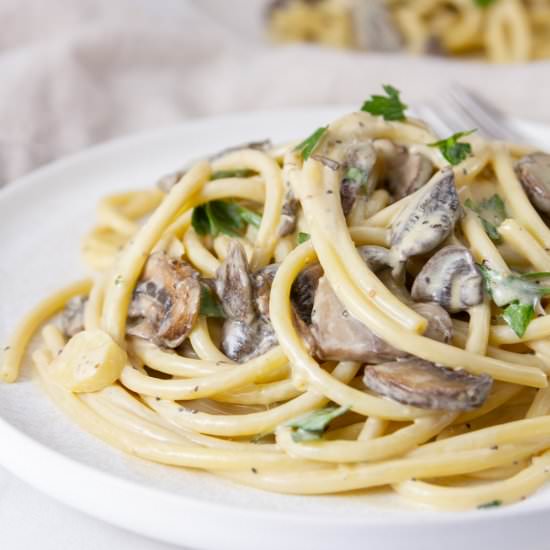 Pasta in Cashew Cream with Mushroom