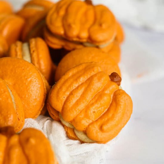 Pumpkin Spice Macarons