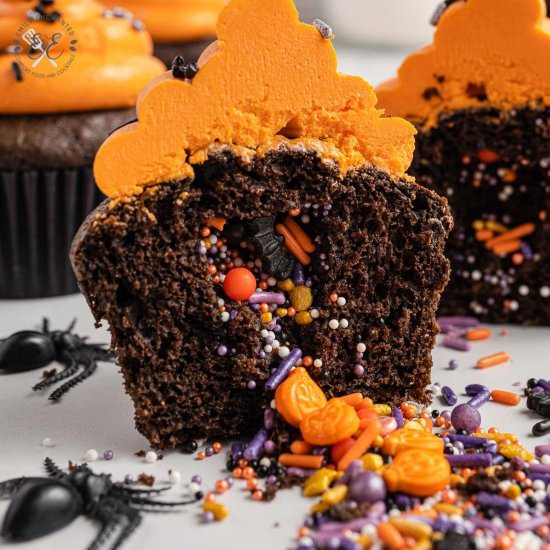 Halloween Piñata Cupcakes