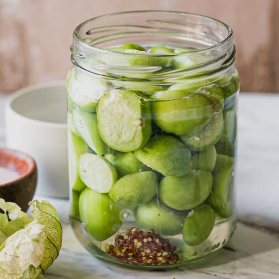 Quick Pickled Tomatillos