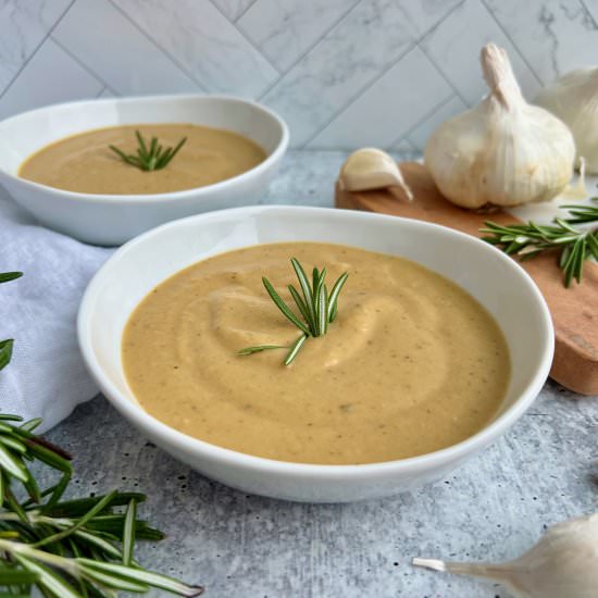 Roasted Garlic White Bean Soup