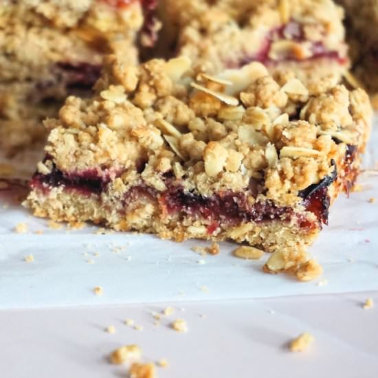 plum crumble bars