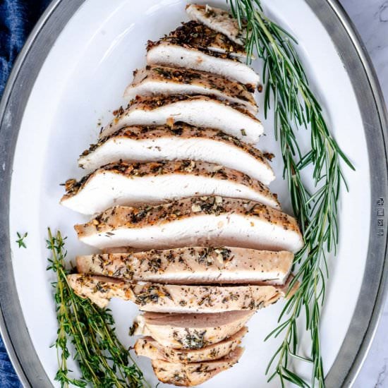 ROASTED TURKEY BREAST WITH GARLIC A